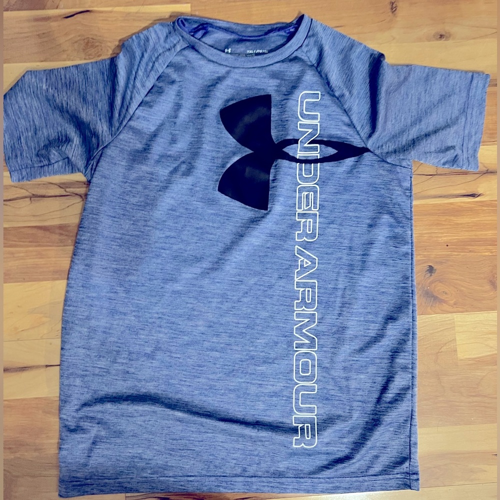 Under amour boys shirt